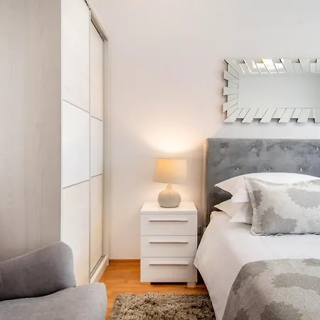 Penthouse With Terrace And Private Hot Tub - Ivan * Split