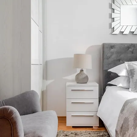 Penthouse With Terrace And Hot Tub - Ivan