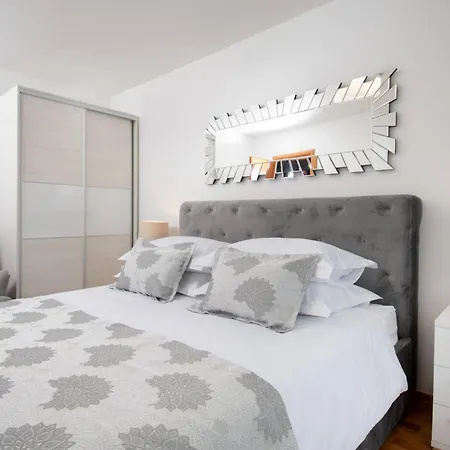 Apartman Penthouse With Terrace And Hot Tub - Ivan