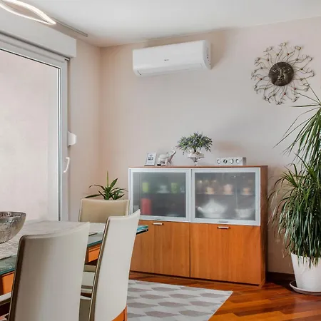 Penthouse With Terrace And Hot Tub - Ivan Апартаменти *