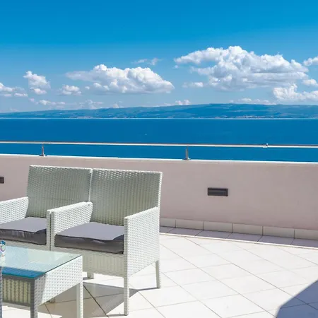 Penthouse With Terrace And Private Hot Tub - Ivan Split